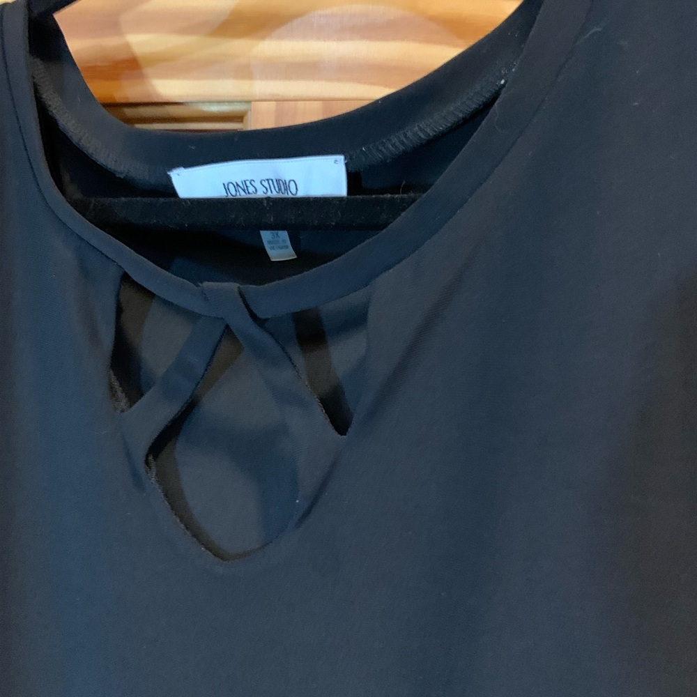 Jones Studio Black Sleeveless Blouse - Picture 2 of 7